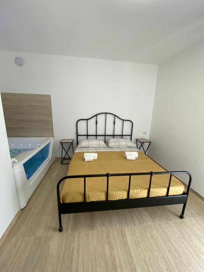 Maris Suite - Appartamento Con Vasca Idromassaggio Alghero Kültér fotó